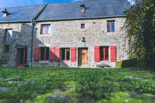 Fenêtres et volets à La Ville Es Nonais